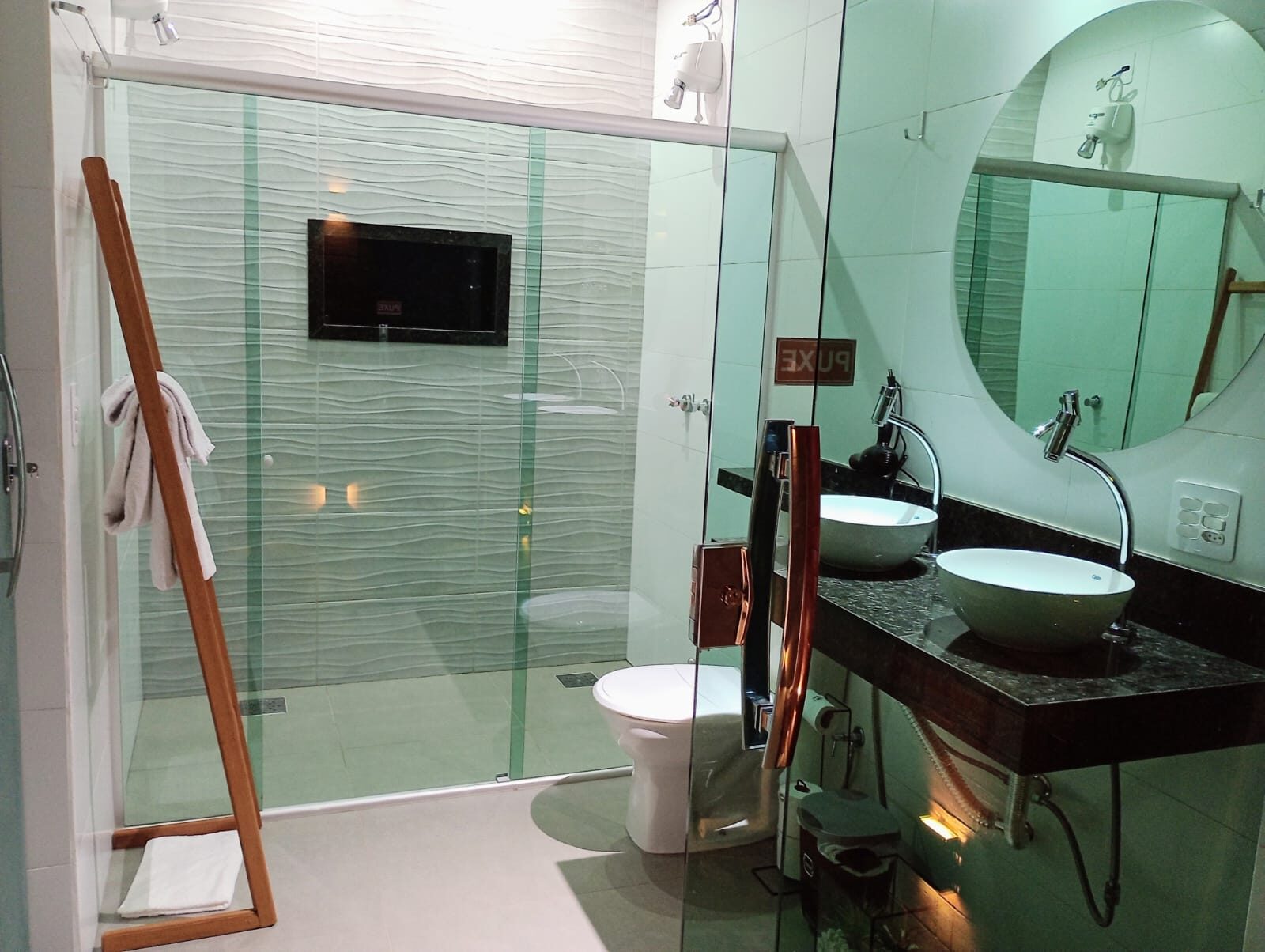 Banheiro premium de um flat Pepalantus